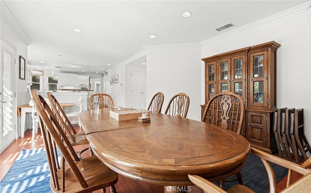 3105 E Beach Cir, Bradley, CA 93426 - dining space featuring crown molding, recessed lighting, visible vents, and light wood-type flooring