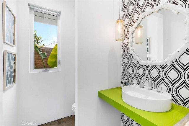 223 Robinhood Pl, Costa Mesa, CA 92627 - bathroom featuring toilet and a sink