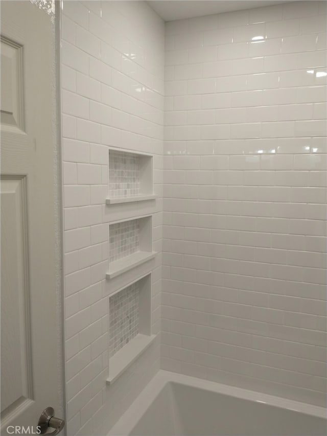 full bath with shower / washtub combination
