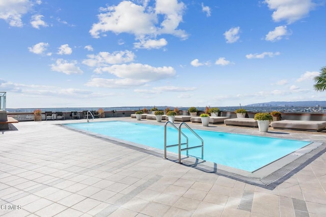 1100 Wilshire Blvd Unit 1808, Los Angeles, CA 90017 - community pool with a patio area