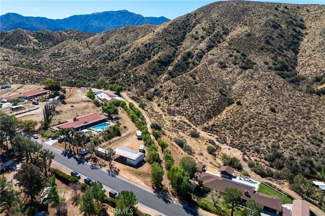 bird's eye view with a mountain view