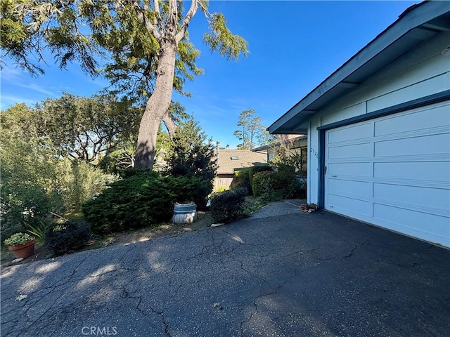 exterior space featuring driveway