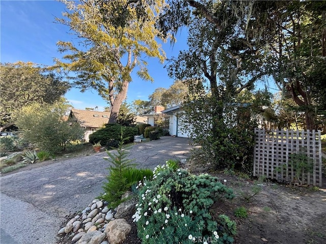 view of front of house with a garage and driveway