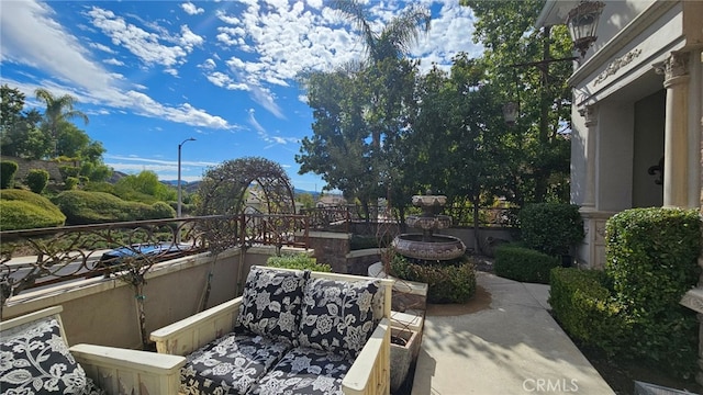 29123 Black Pine Way, Saugus, CA 91390 - view of patio / terrace