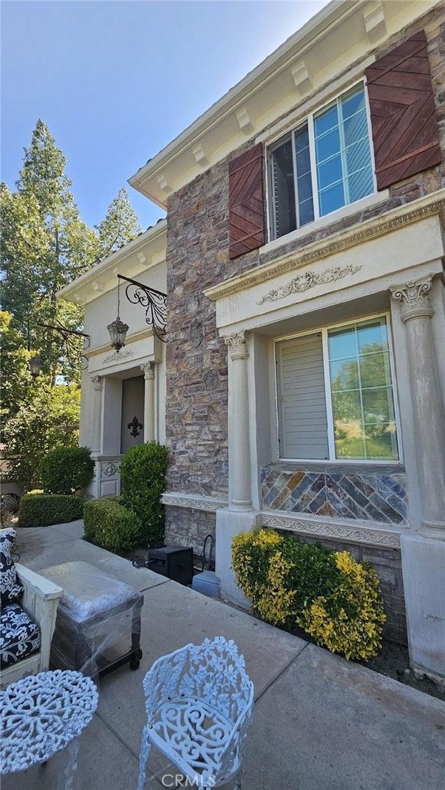 29123 Black Pine Way, Saugus, CA 91390 - view of side of property with stone siding