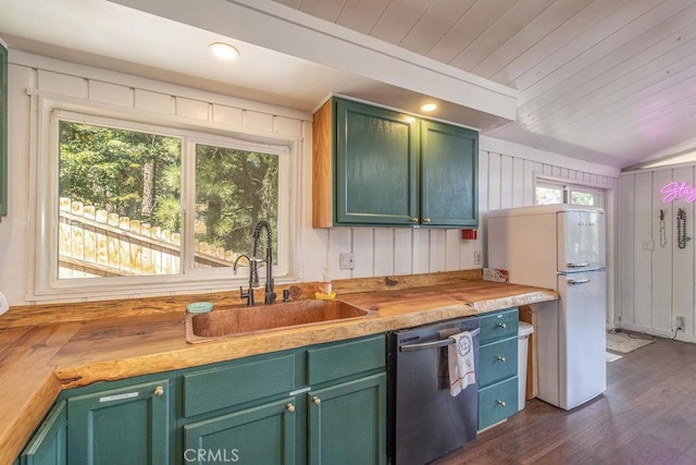 kitchen featuring dark wood-style flooring, a sink, wood ceiling, freestanding refrigerator, and dishwasher