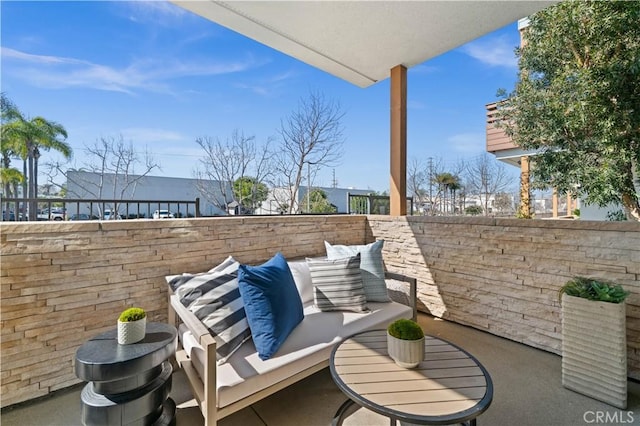 balcony featuring an outdoor hangout area