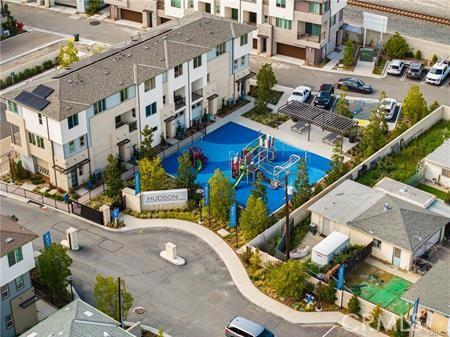 bird's eye view with a residential view