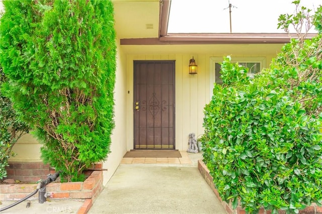 view of property entrance