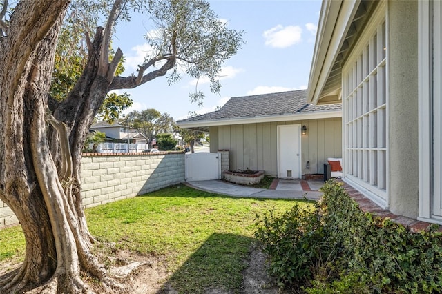 2851 Catalpa St, Newport Beach, CA 92660 - view of yard with a patio area and fence