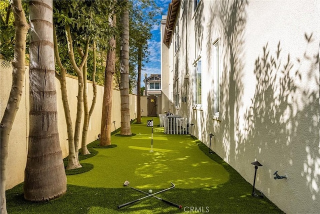 view of yard featuring a fenced backyard