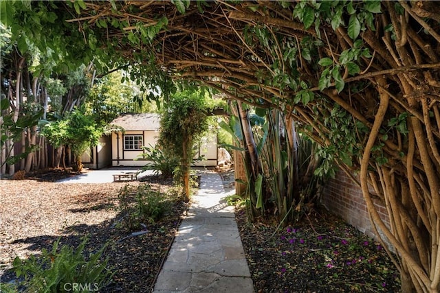 2749 E 17th St, Oakland, CA 94601 - view of yard