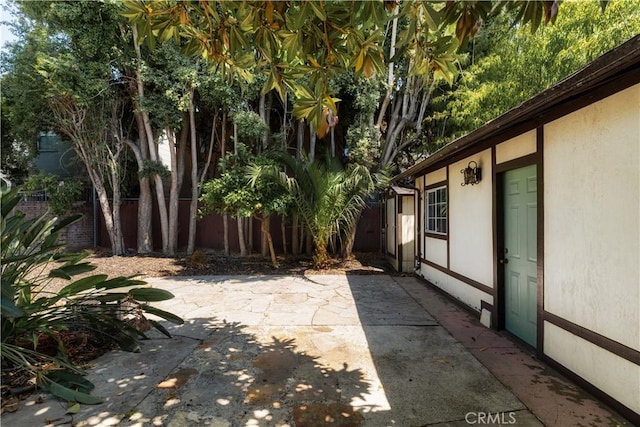 2749 E 17th St, Oakland, CA 94601 - view of patio / terrace