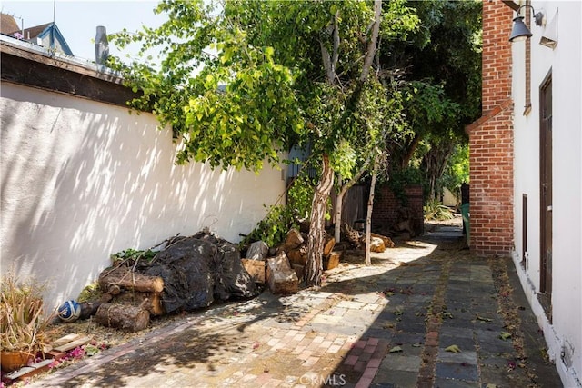 2749 E 17th St, Oakland, CA 94601 - view of yard with a patio