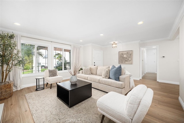 living room with baseboards, recessed lighting, wood finished floors, and crown molding