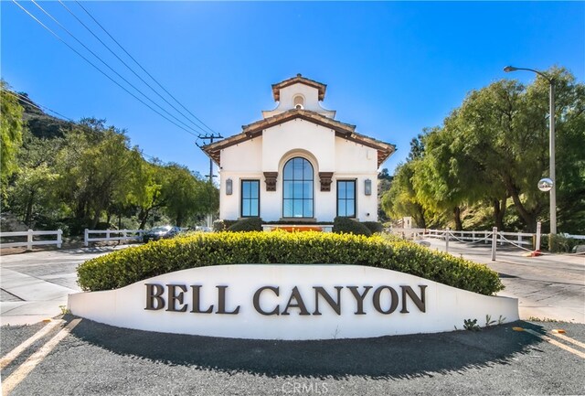 6 Bronco Ln, Bell Canyon, CA 91307 - community sign with fence