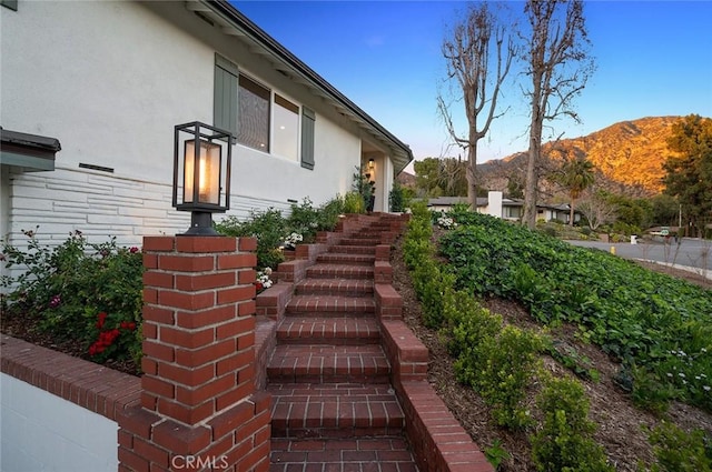 1985 Highland Oaks Dr, Arcadia, CA 91006 - entrance to property featuring stucco siding and a mountain view