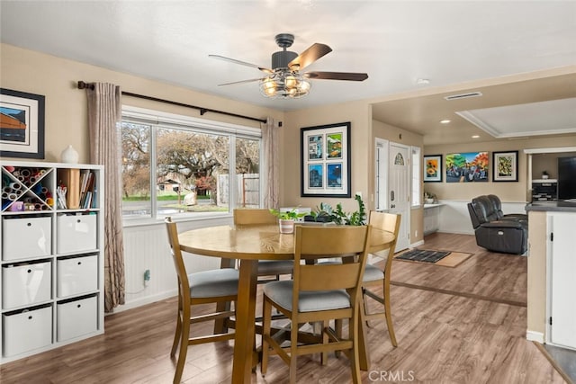 dining room featuring visible vents, recessed lighting, light wood-type flooring, and ceiling fan