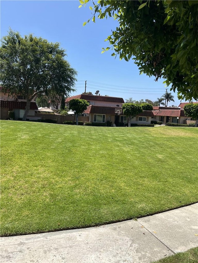 22822 Mesa Way Unit 1, Lake Forest, CA 92630 - view of green lawn