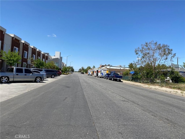 Listing photo 3 for 722 Lake St, Bakersfield CA 93305