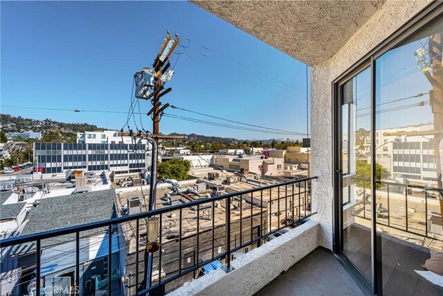 660 N Sweetzer Ave Unit 302, West Hollywood, CA 90048 - view of balcony