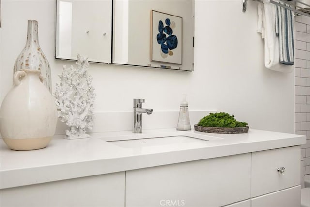 660 N Sweetzer Ave Unit 302, West Hollywood, CA 90048 - bathroom with vanity
