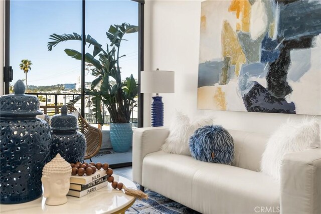 660 N Sweetzer Ave Unit 302, West Hollywood, CA 90048 - view of living room
