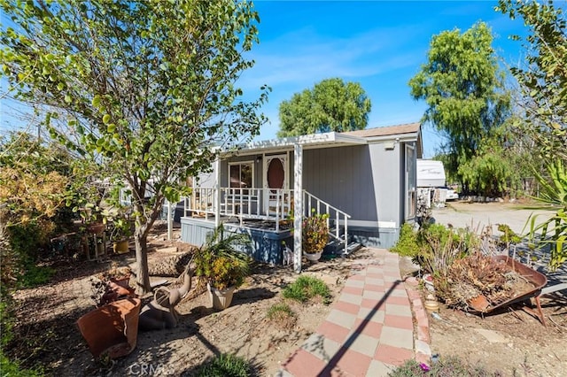 manufactured / mobile home with a porch