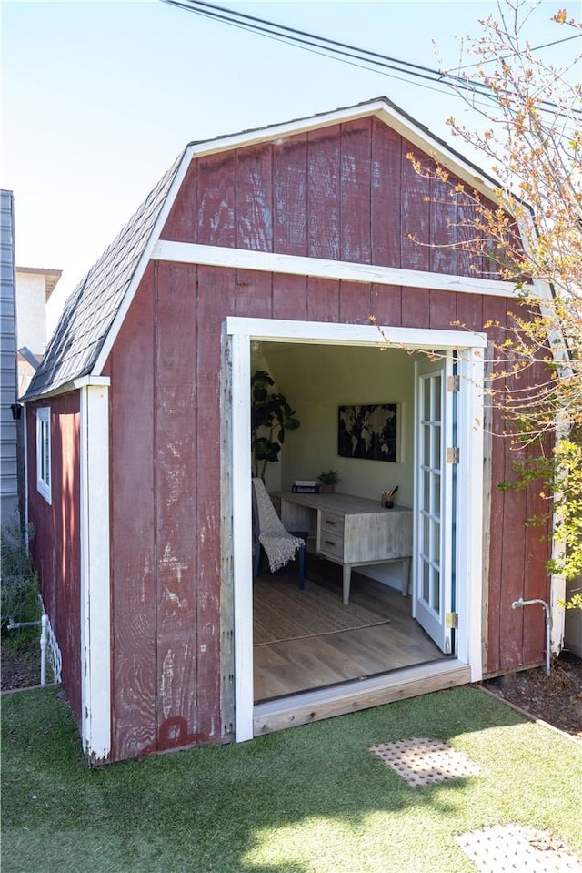 view of outbuilding with an outbuilding