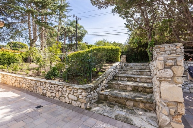 4 Singletree Ln, Rolling Hills Estates, CA 90274 - view of yard