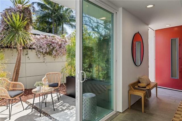 entryway featuring recessed lighting