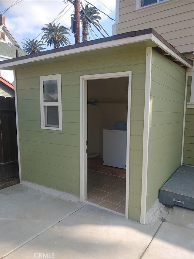 property entrance with fence