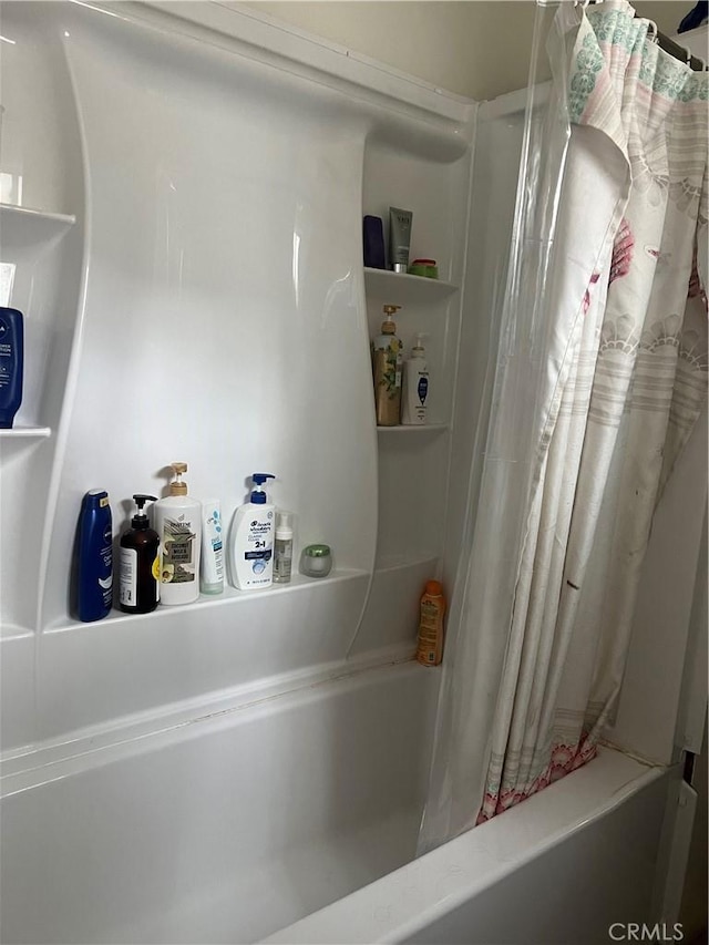 full bath with shower / bath combo