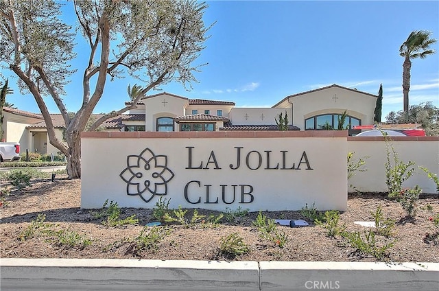 view of community / neighborhood sign