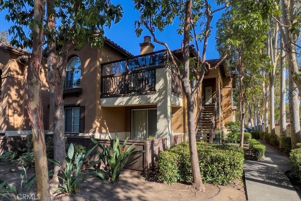 2960 Champion Way Unit 712, Tustin, CA 92782 - view of property featuring stairway