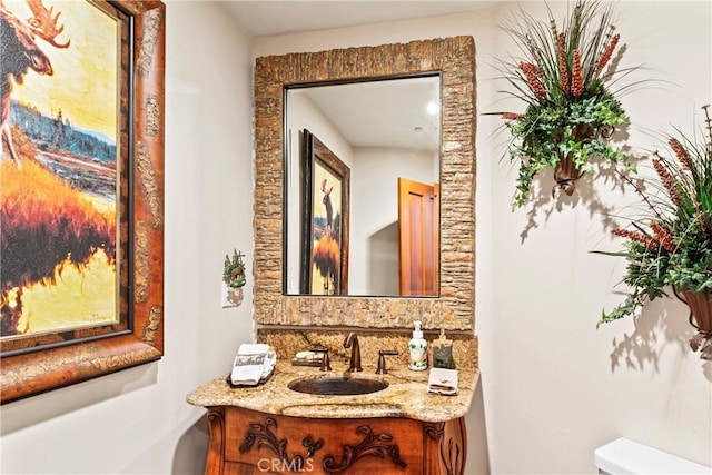 145 Pheasant Run, Lake Arrowhead, CA 92352 - half bathroom with vanity and toilet
