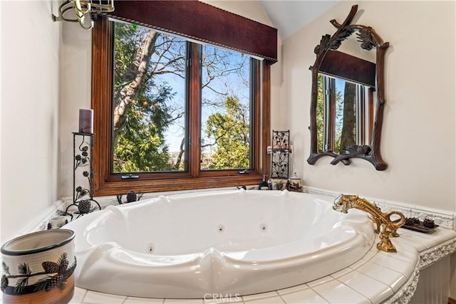 145 Pheasant Run, Lake Arrowhead, CA 92352 - full bathroom with a tub with jets and vaulted ceiling
