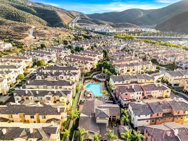 birds eye view of property featuring a residential view and a mountain view