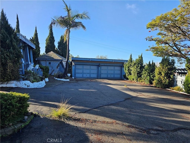 view of detached garage