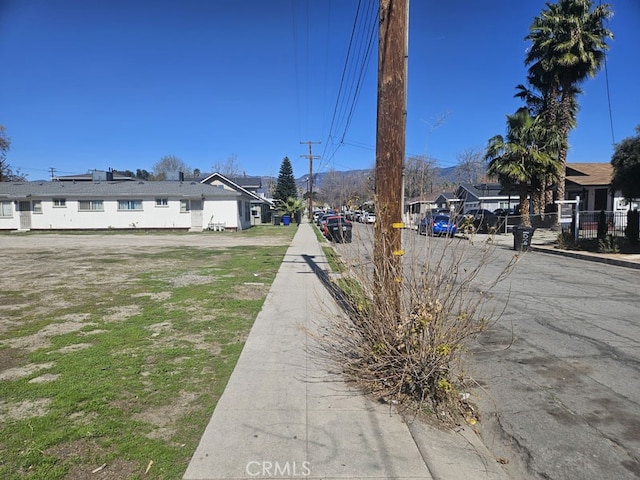 Listing photo 3 for 1038 Pershing Ave, San Bernardino CA 92410