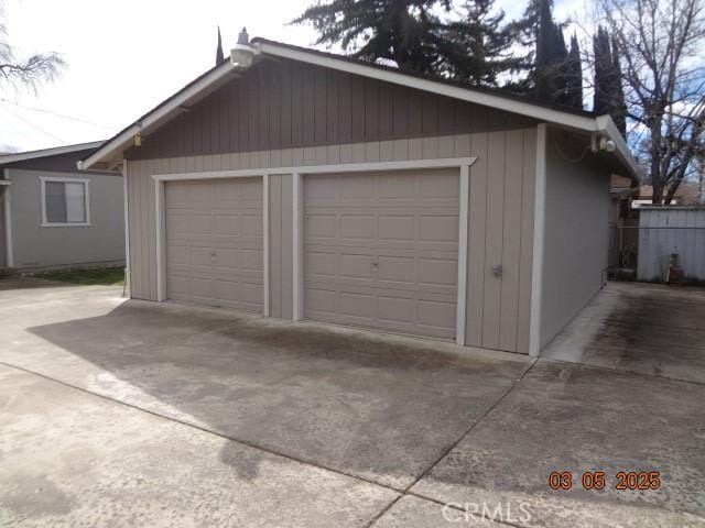 view of detached garage