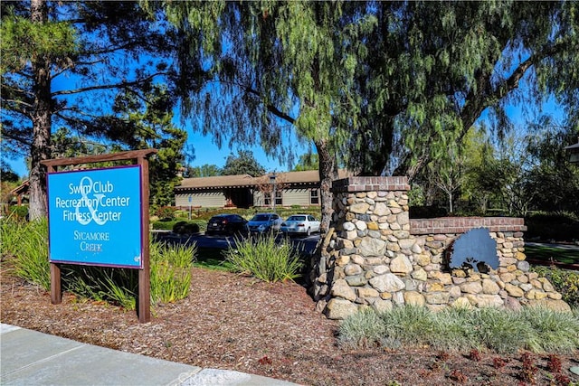 view of community / neighborhood sign