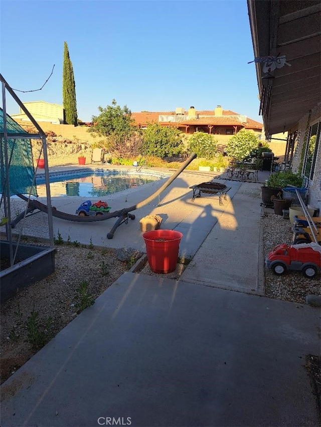 19010 Waseca Rd, Apple Valley, CA 92307 - view of yard with a patio and an outdoor pool