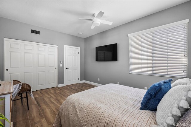 106 Via Sabinas, San Clemente, CA 92673 - bedroom with wood finished floors, a closet, baseboards, and ceiling fan