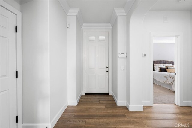 106 Via Sabinas, San Clemente, CA 92673 - foyer featuring dark wood-style flooring and baseboards