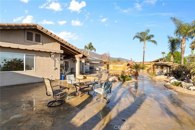 exterior space featuring outdoor dining area