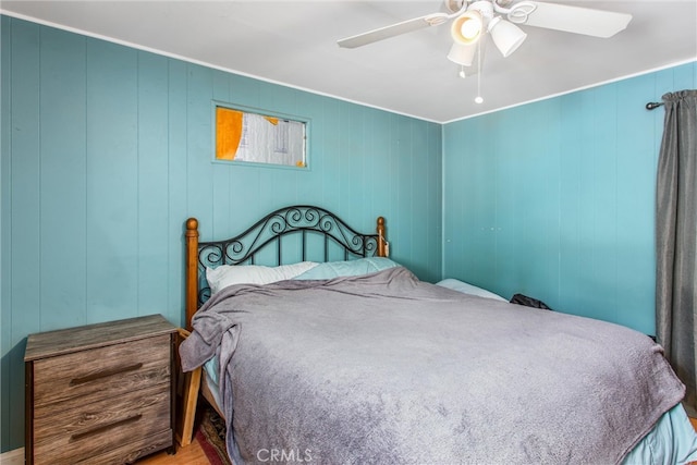 bedroom with ceiling fan