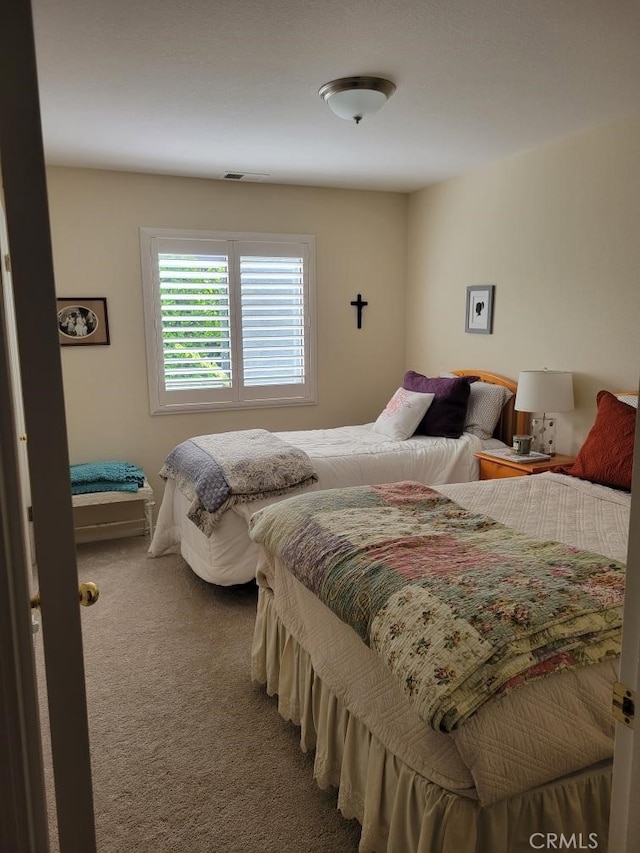 bedroom with carpet flooring