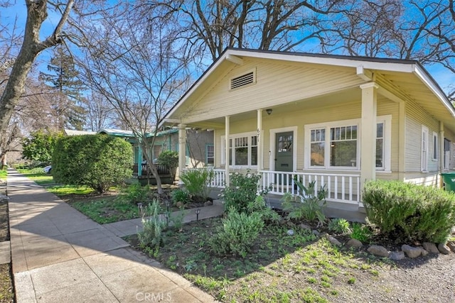 view of front of house featuring a porch