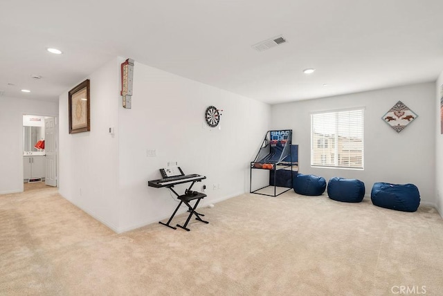 interior space with baseboards, carpet, visible vents, and recessed lighting